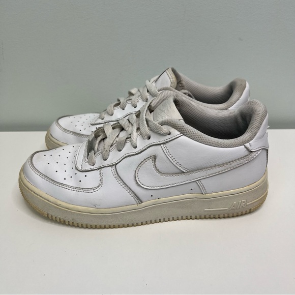 Nike Air Force 1 AF1 Low White DH2920-111 Boys Girls Youth Size 7Y Womens 8.5 - Picture 3 of 8